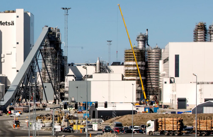 Digiteknon Metsä groupin Kemin biotuotetehtaalle toimittama LED-opastenäyttöjärjestelmä