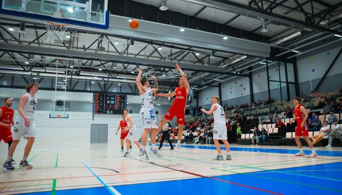 DT-SPORT VIDEO PRO LED-screen tulostaulujärjestelmä Valkeavuoren liikuntahallissa Kaarinassa