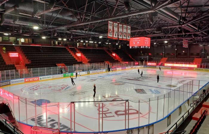 DT-SPORT VIDEO PRO LED perimeter screen järjestelmä Joensuun jäähallissa